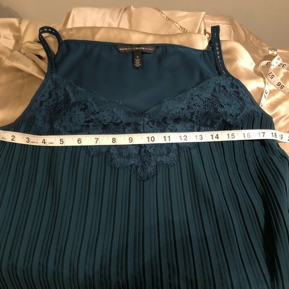 White House Black Market Pleated Emerald Green Lace Cami - Size S - Picture 3 of 5